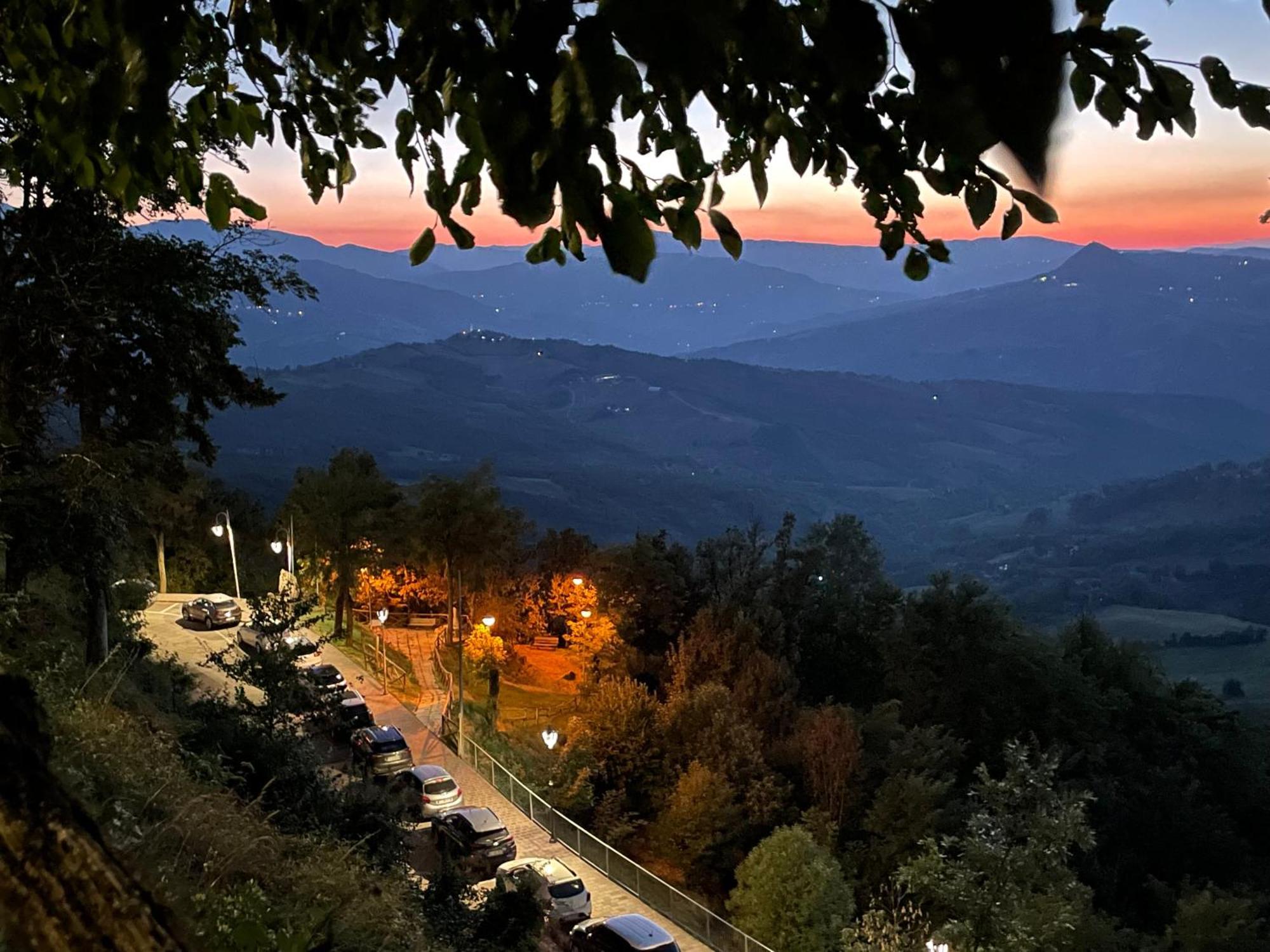 Novecento Luxury&Spa Residence 4 Stelle Montese Buitenkant foto